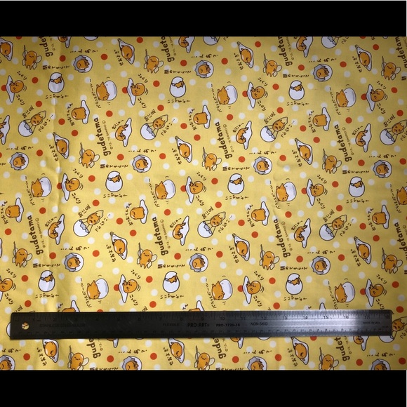 Egg Pleated Surgical Adult Face Mask - Picture 4 of 5